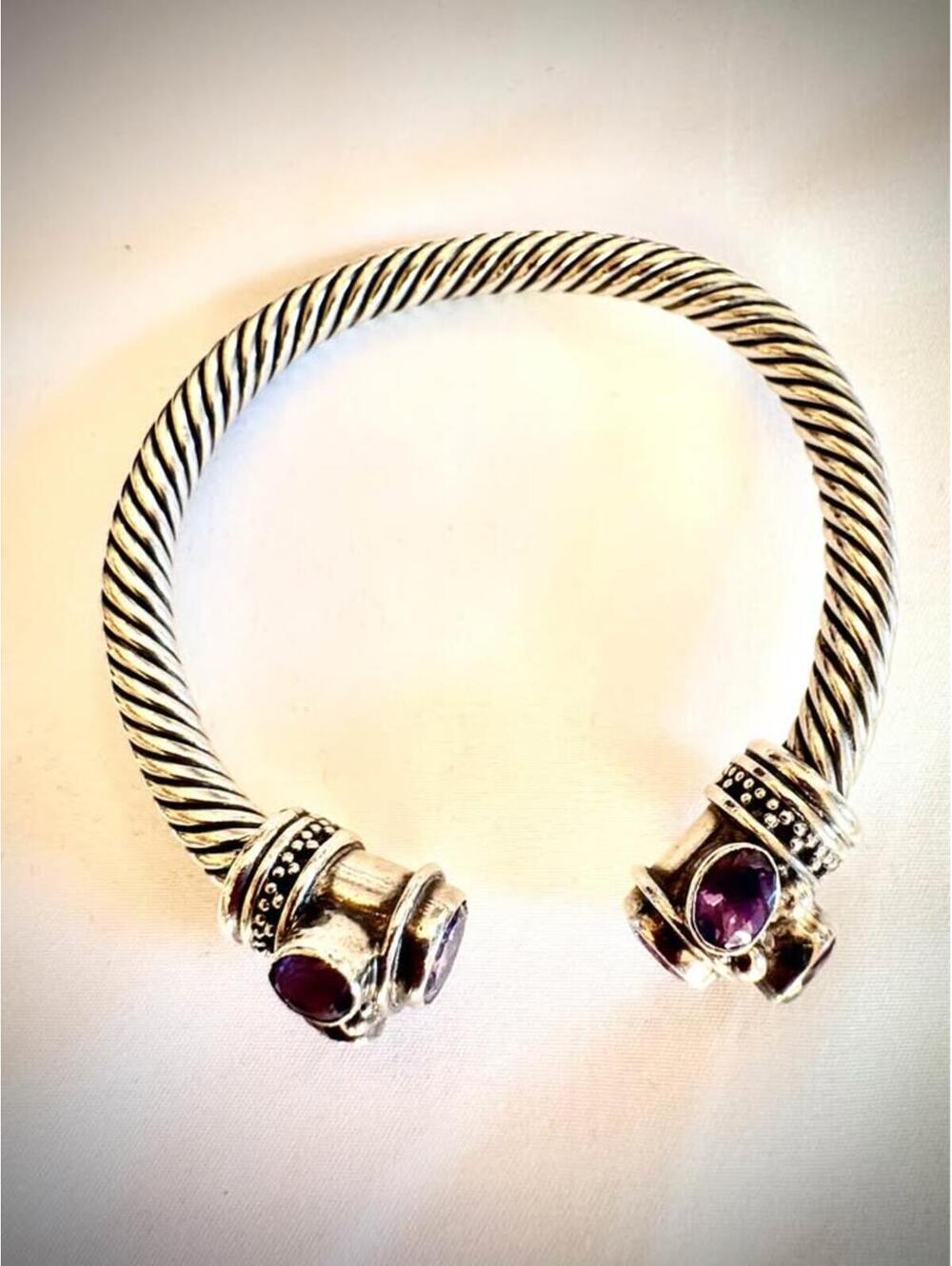 Vintage amethyst Taxco 925 SS bangle/bracelet. 49 g, 8 faceted amethyst stones.￼